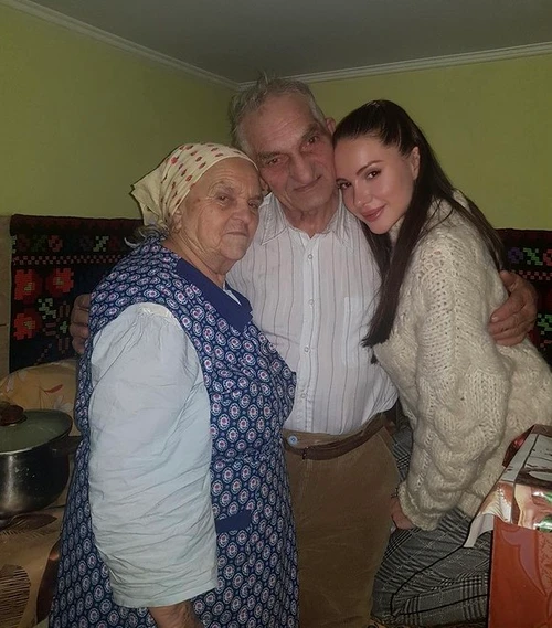 Otilia Bilionera și-a deschis sufletul și a vorbit despre dramele din familiefoto: captură Kanal D