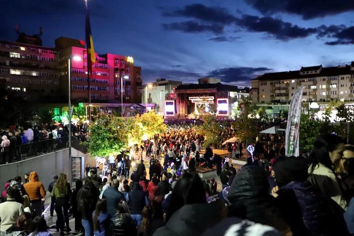 Romanian Music Awards 2022 în centrul municipiului Râmnicu Vâlcea Foto Primăria