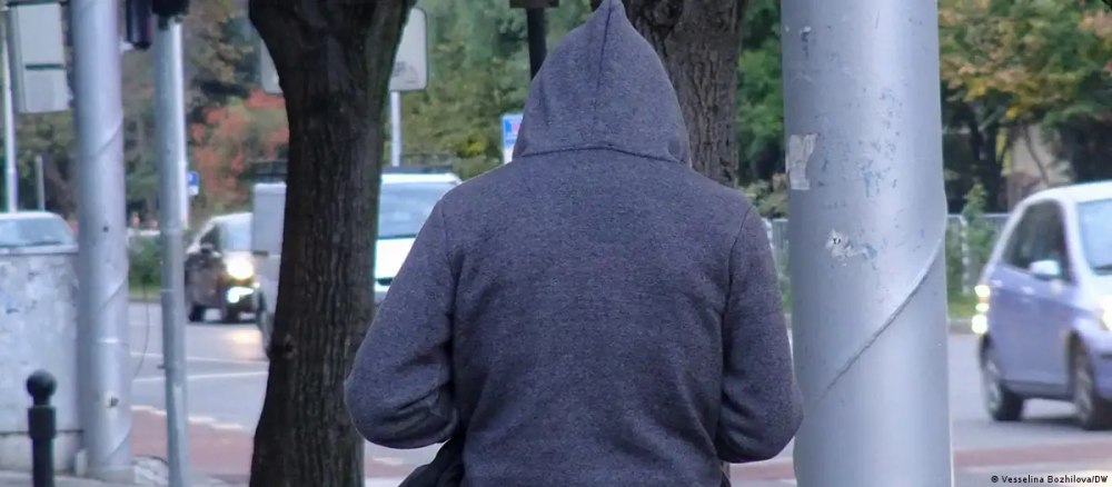 Tinerii, spectatori ai propriei singurătăți