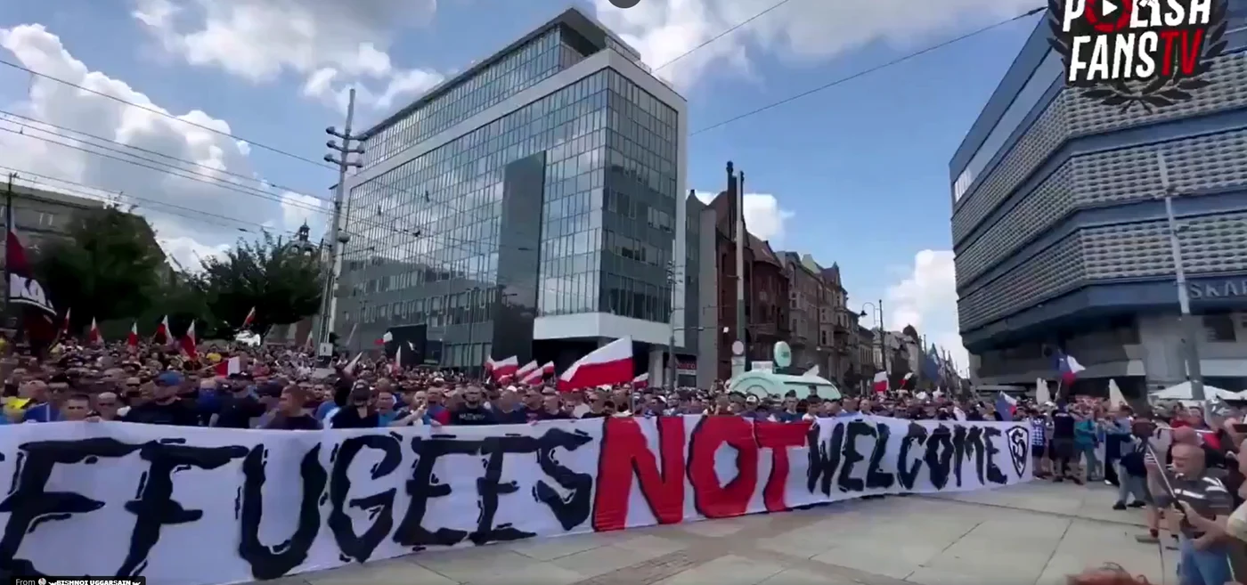 Mii de oameni au protestat în 22 de orașe din Polonia. FOTO: Captură Video 