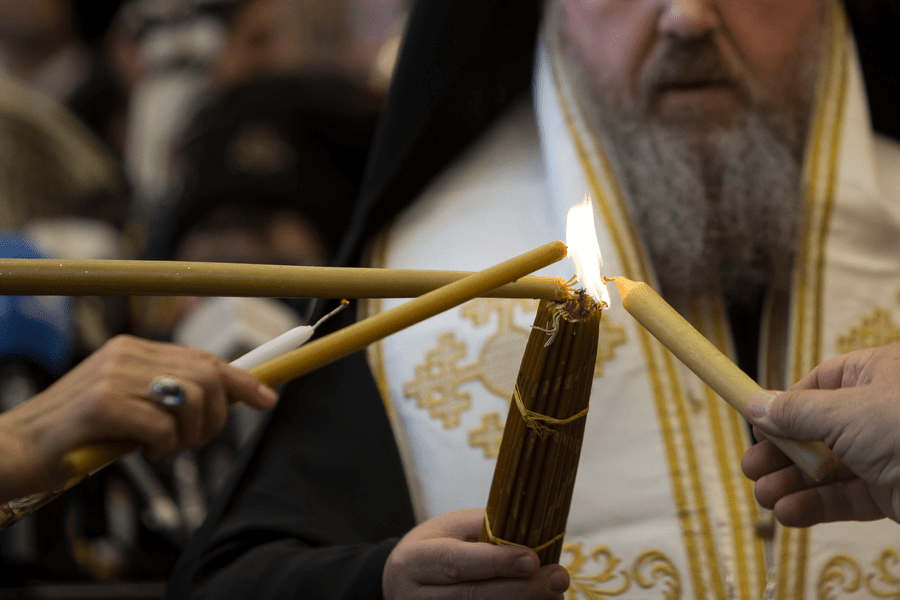 Patriarhia: Sfânta Lumină va fi adusă de la Ierusalim sâmbătă seară