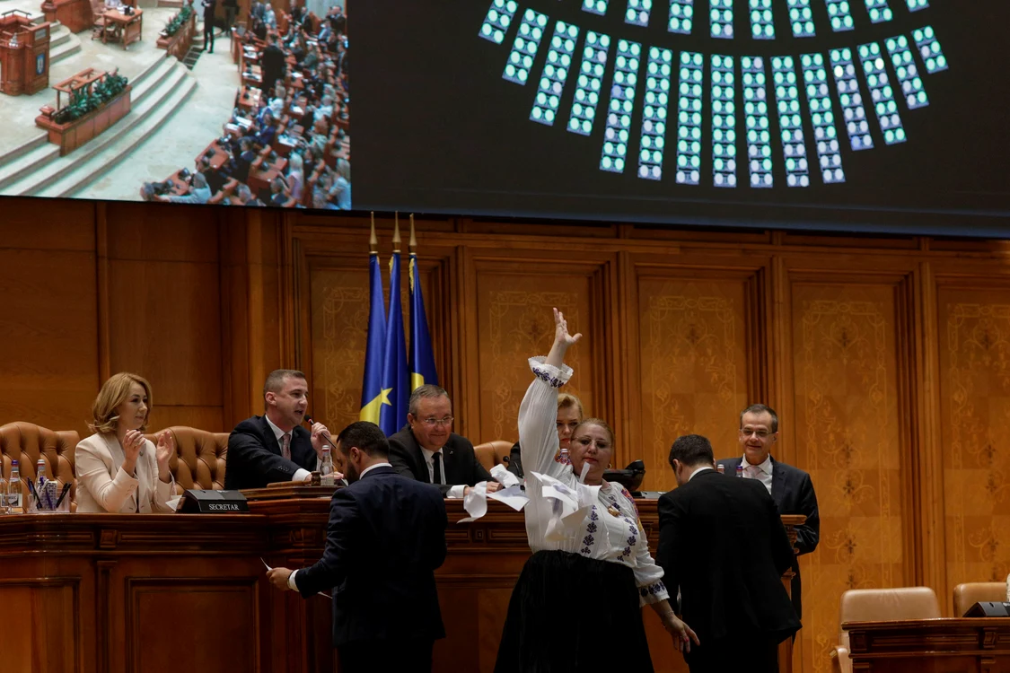 Diana Șoșoacă, un nou circ în Parlament FOTO: Inquam Photos/Octav Ganea