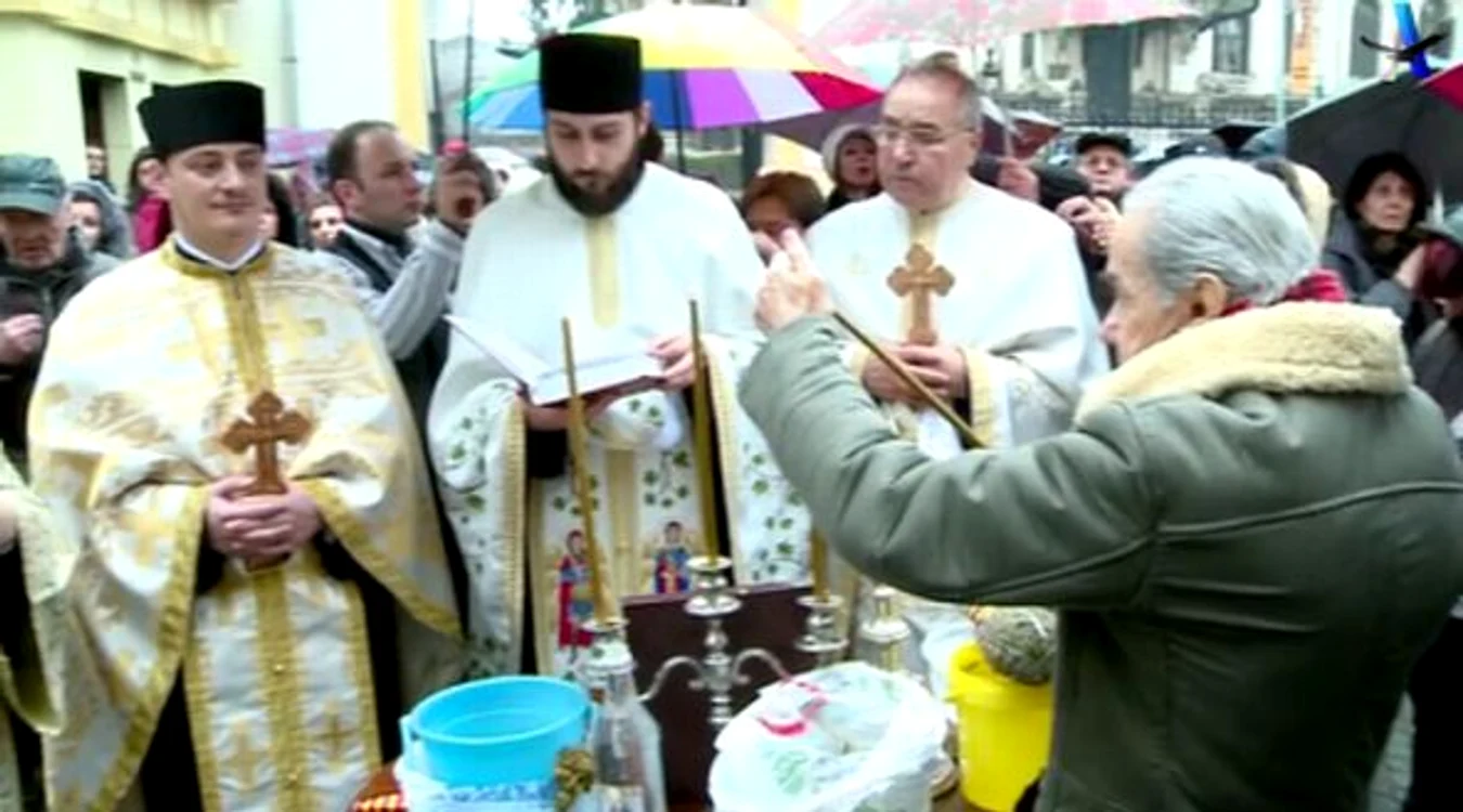 
    Slujba de Bobotează la biserica Sfântul Vasile cel Mare din Capitală.  