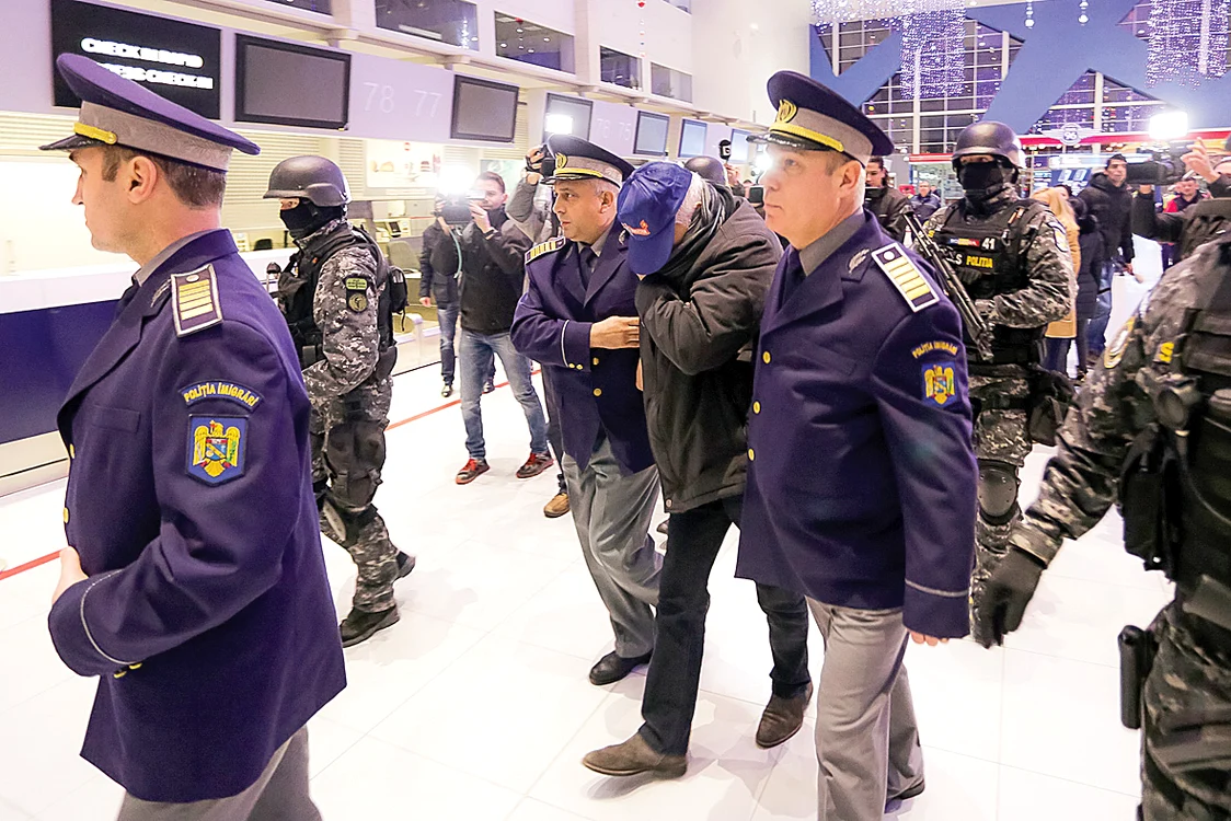 
    Iordanianul a fost escortat de  polițiștii români până în țara de origine  