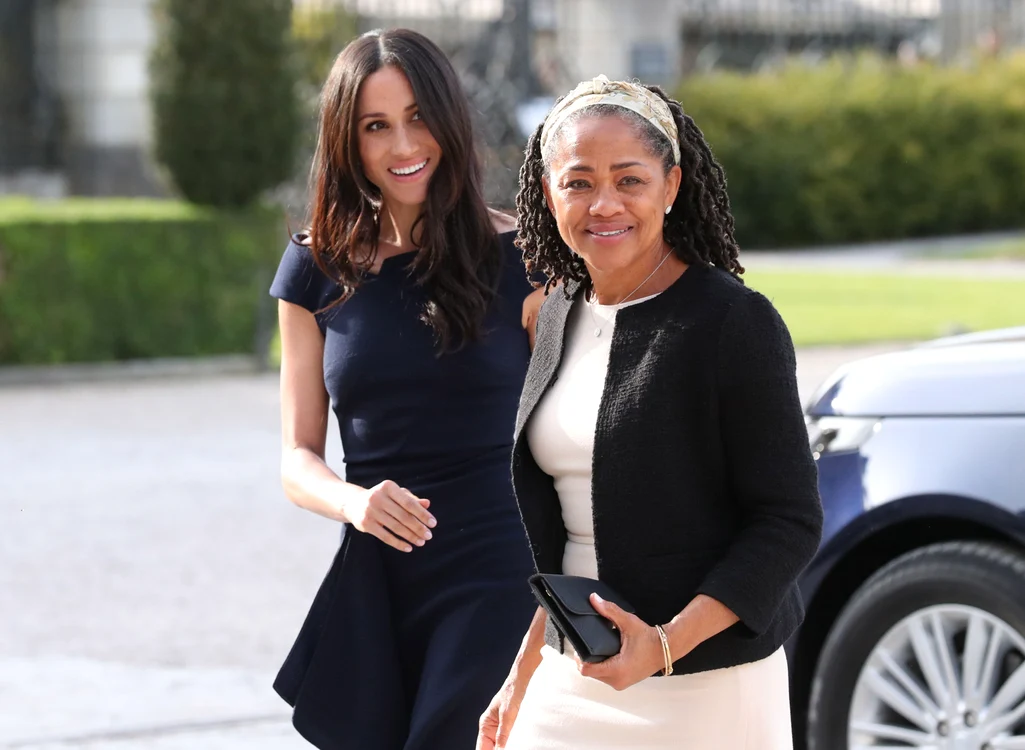 Mama ducesei de Sussex, Doria Ragland, a fost singura rudă, din partea miresei, care a participat la nunta regală din 19 mai 2018 jpeg