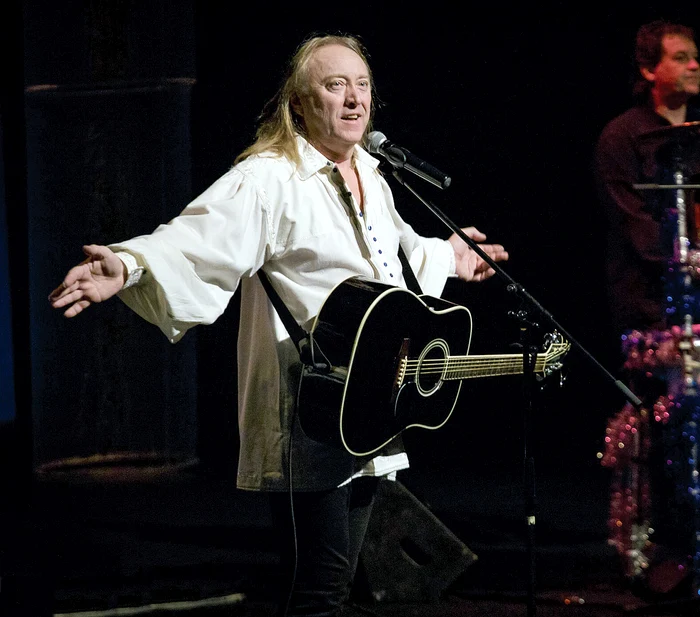 
    Ștefan Hrușcă a cântat luna aceasta, în  România, doar în săli care nu puneau  în pericol viața lui și a spectatorilor  