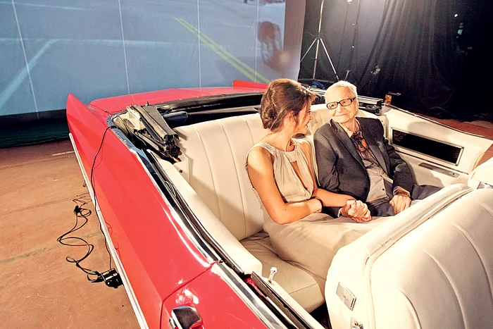 
    Maestrul Radu Beligan,  în scene de o tandreţe  înduioşătoare cu  tinerica Ada Condeescu  