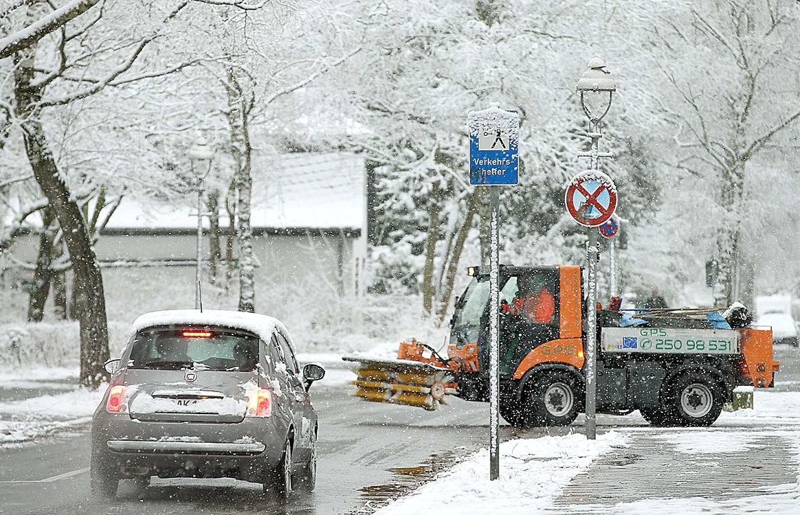 Pe străzile din Berlin au fost scoase utilajele de deszăpezire