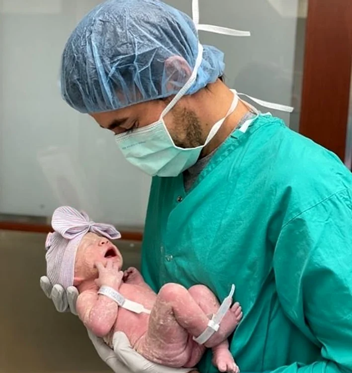 
    Anna Kournikova a devenit mamă pentru a doua oarăFoto: Instagram Anna Kournikova  