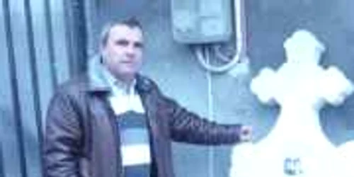 Nicolae Oprea, zis Niculin, este un om de afaceri de succes care a plecat de la ţară. 