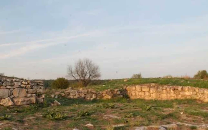 Cetatea Helis din Bărăgan a fost descoperita de arheologul Vasile Pârvan FOTO: arhivă slobozia.adevarul.ro