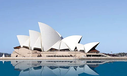 Opera din Sydney,  inaugurată în 1973 jpeg