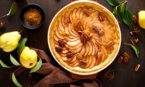 Tarta cu pere si nuci  Sursa foto shutterstock 1778543507 jpg