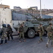 Soldați ai armatei spaniole sunt mobilizați în enclava spaniolă Ceuta FOTO Profimedia
