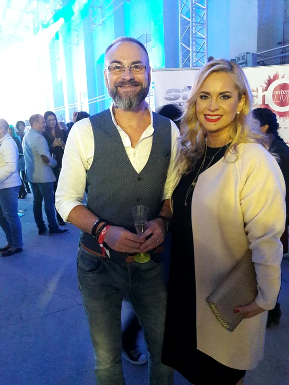 Paula Chirilă și soțul ei, la petrecerea trustului Intact