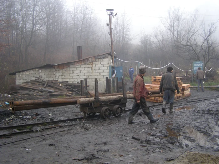 Industria extractivǎ este unul dintre puţinele sectoare care au înregistrat o scădere în intervalul ianuarie-aprilie FOTO Adevărul