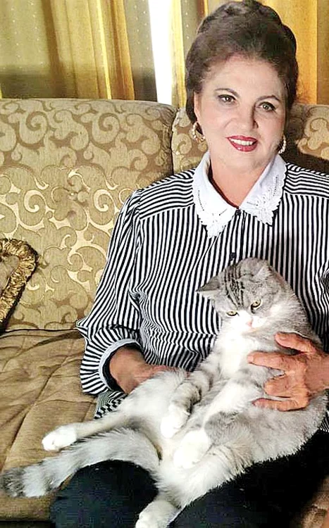Irina Loghin  e topită  după pisica ei