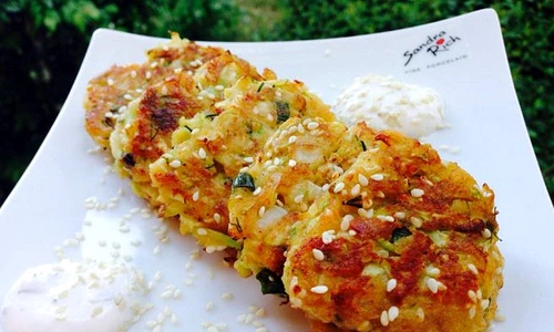 chiftele de dovlecei cu parmezan si susan jpeg