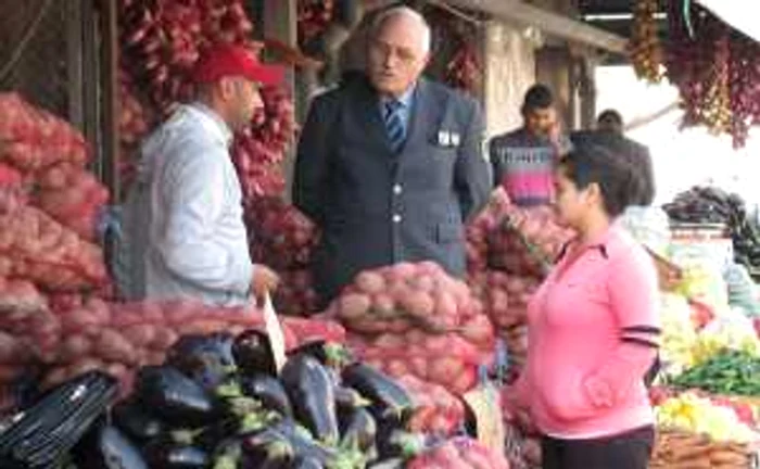 Comisarii Gărzii de Mediu, în control la comercianţii din Piaţa 1 Mai