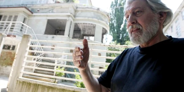 O casă din centrul Timişoarei are şansa de a fi scoasă din mâna unui clan de rromi datorită unui timişorean curajos şi perseverent. Foto