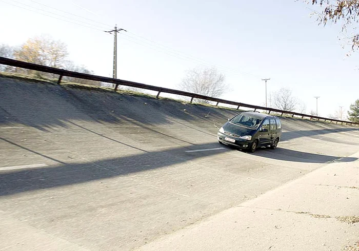 Autovehiculele vor fi verificate în poligonul de la MerișaniFoto: RAR