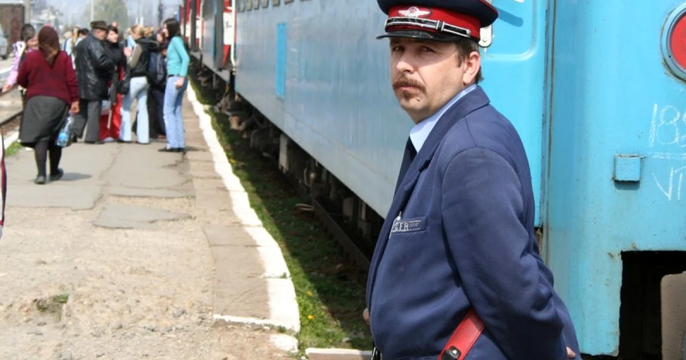 Călătorii care nu pot lua avionul se îndreaptă spre trenuri