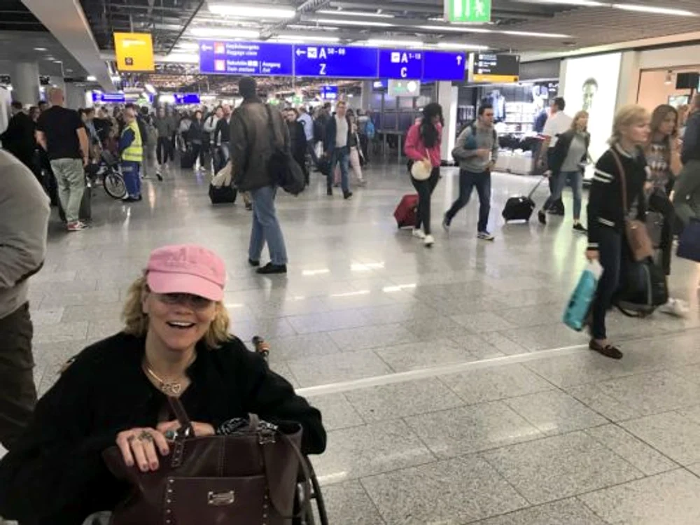 Samantha se află acum în Italia