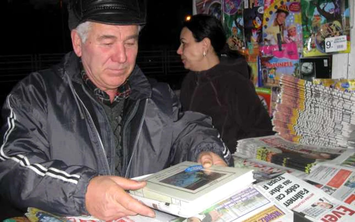 Frigul de afară nu i-a împiedicat pe arădeni să vină la chioșcurile de ziare