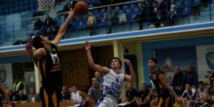 Braşovenii pornesc cu şansa a doua în meciul de astăzi