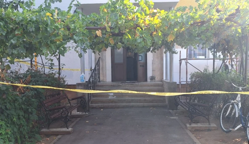 Suspiciunile anchetatorilor în cazul profesoarei și al copilului său găsiți morți într-un apartament din Drobeta Turnu Severin. Pentru ce era inculpată femeia