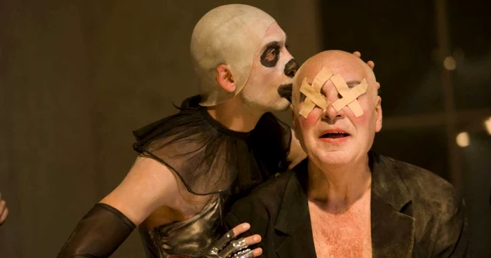 Scenă din „Faust”, în regia lui Silviu Purcărete FOTO: Teatrului din Sibiu