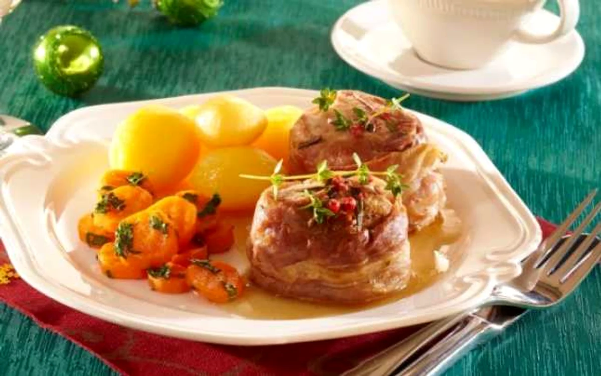 Friptura de porc nu poate lipsi de pe masa in ziua de Craciun.