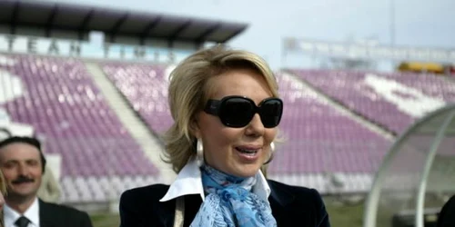 Lepa Brena pe stadionul "Dan Păltinișanu"
