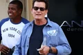 charlie sheen a renunta la fumat jpeg