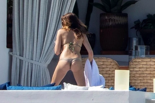 Kaia Gerber în Cabo