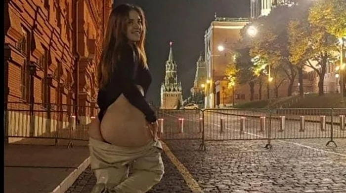 rita fox in fata kremlinului foto  EAST2WEST
