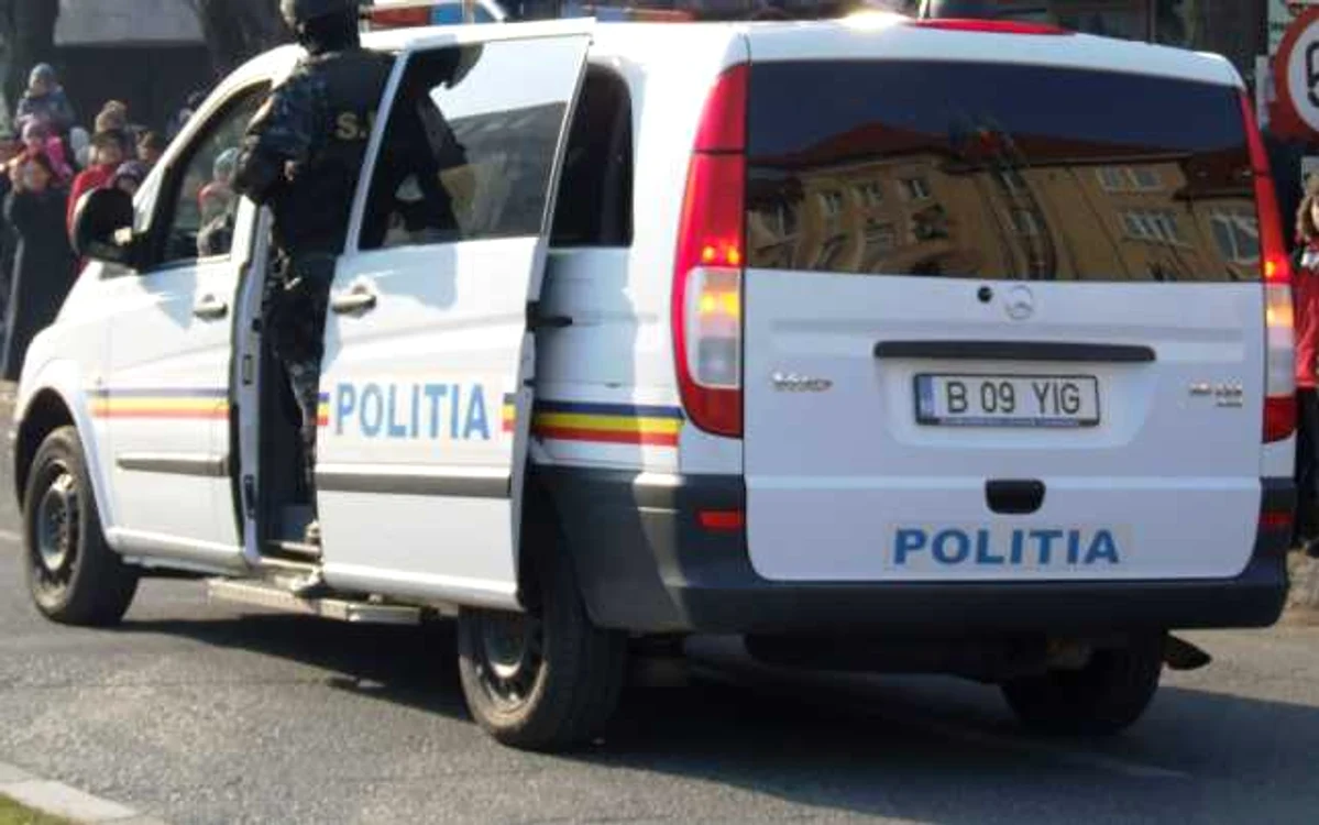 Pentru soluţionarea solicitărilor şi semnalărilor cu privire la evenimentele produse în ziua alegerilor, la nivelul judeţului, vor acţiona, conform competenţelor, 148 de poliţişti, constituiţi în 59 de echipe operative