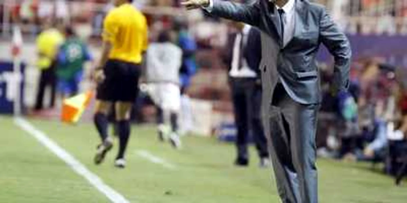 FOTBAL: Dan Petrescu e fericit pentru victoria din meciul cu Astra
