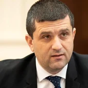 Sursa foto Facebook  Radu Miruță png