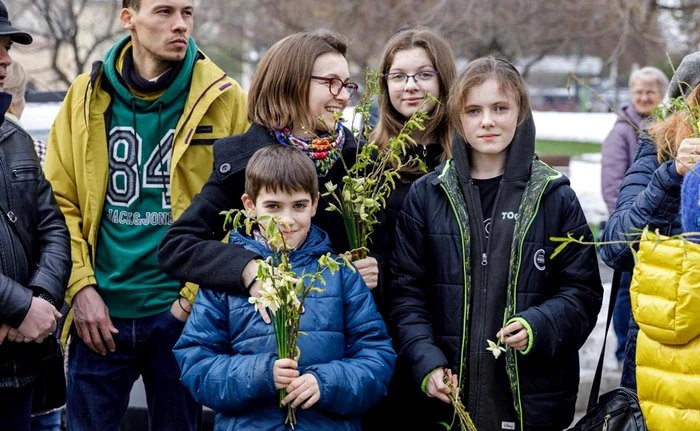Ramurile de salcie, sfinţite în biserică, protejează familia şi casa, foto arhivă