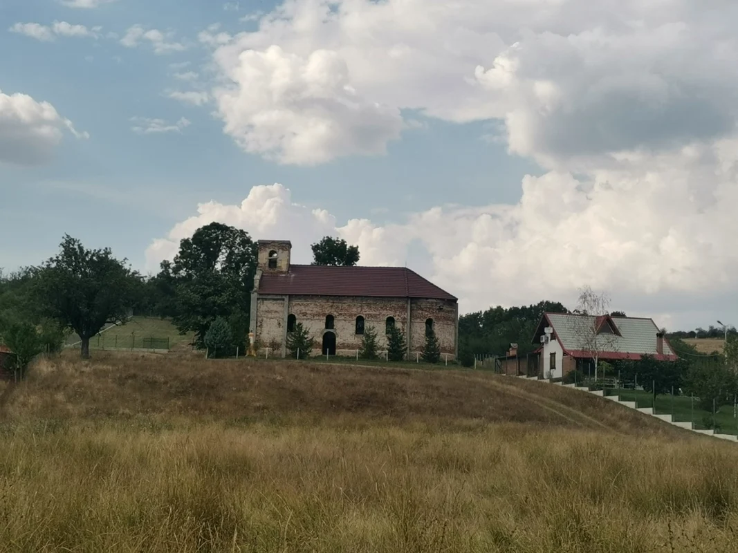 Biserica ortodoxă de la Nadăş a renăscut FOTO Ş.Both