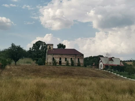 Biserica ortodoxă de la Nadăş a renăscut FOTO Ş.Both