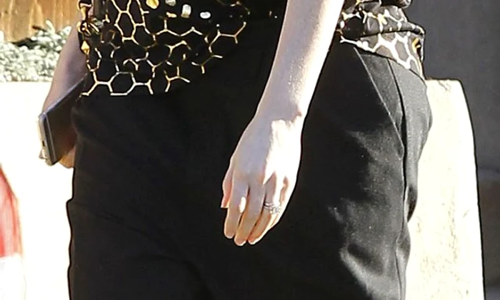 Pregnant Anne Hathaway Is Spotted In Echo Park jpeg