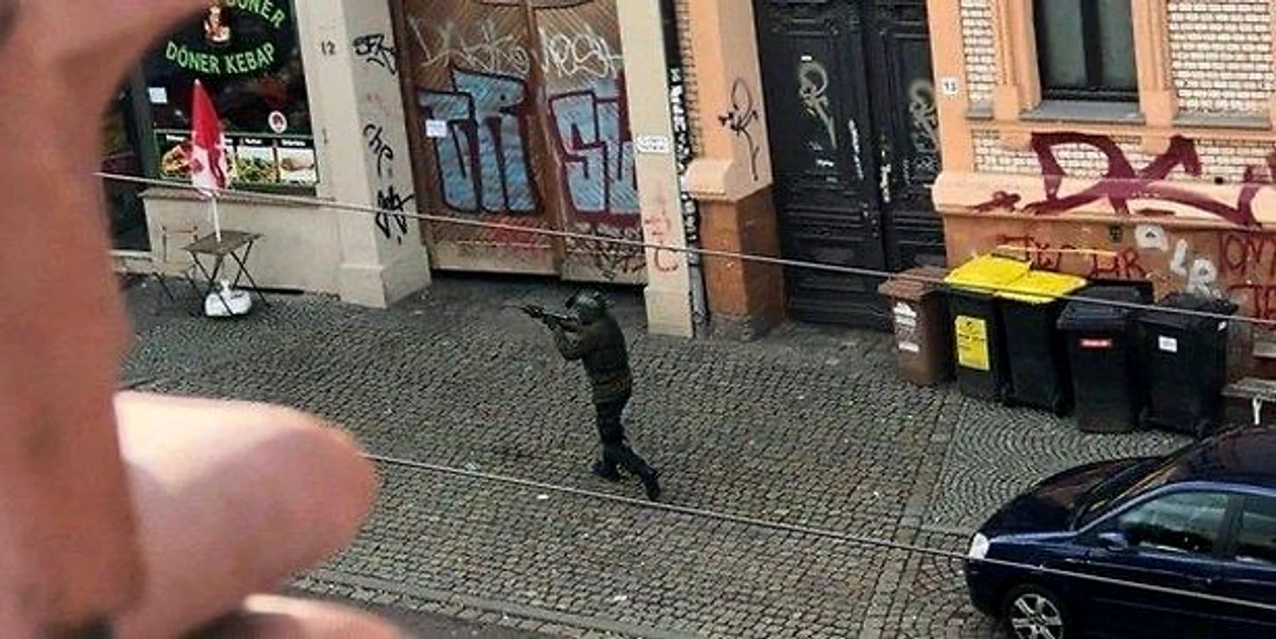 Unul dintre atacatori 