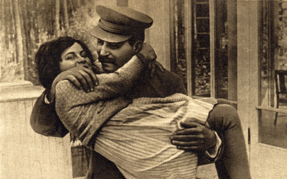 Cum a reușit să fugă singura fiică a lui Stalin din lagărul comunist. „Prințesa Roșie“: „Rămăsese un asiatic pur, în ochii căruia femeia nu valora mare lucru“