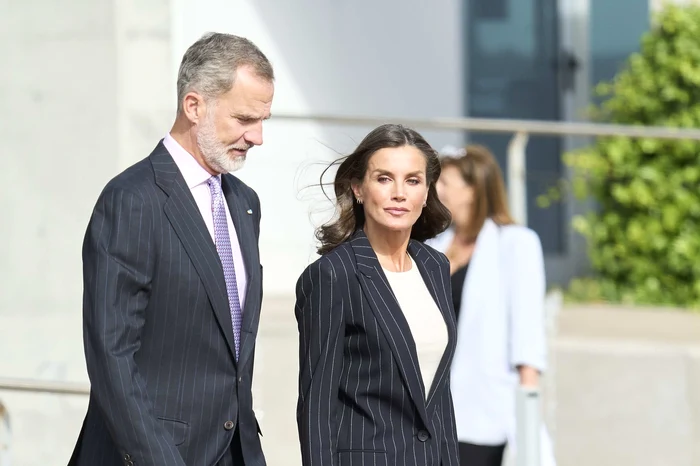 Regele Felipe și Regina Letizia pe aeroportul din Madrid, Profimedia (2) jpg