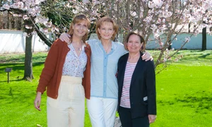 Margareta a României cu surorile Sofia și Maria Facebook jpg