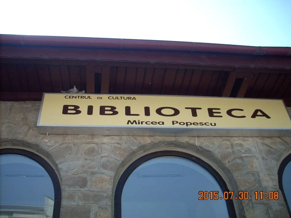 La Fieni, biblioteca poartă numele lui Mircea Popescu