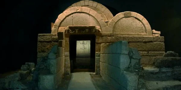 Valea Regilor Traci din Bulgaria - mormântul de la Sveştari al lui Dromihete Sursa whc.unesco.org