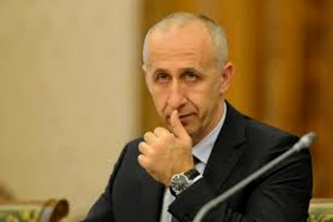 Dan Costescu este al cincilea ministru din cabinetul Cioloș care pleacă acasă